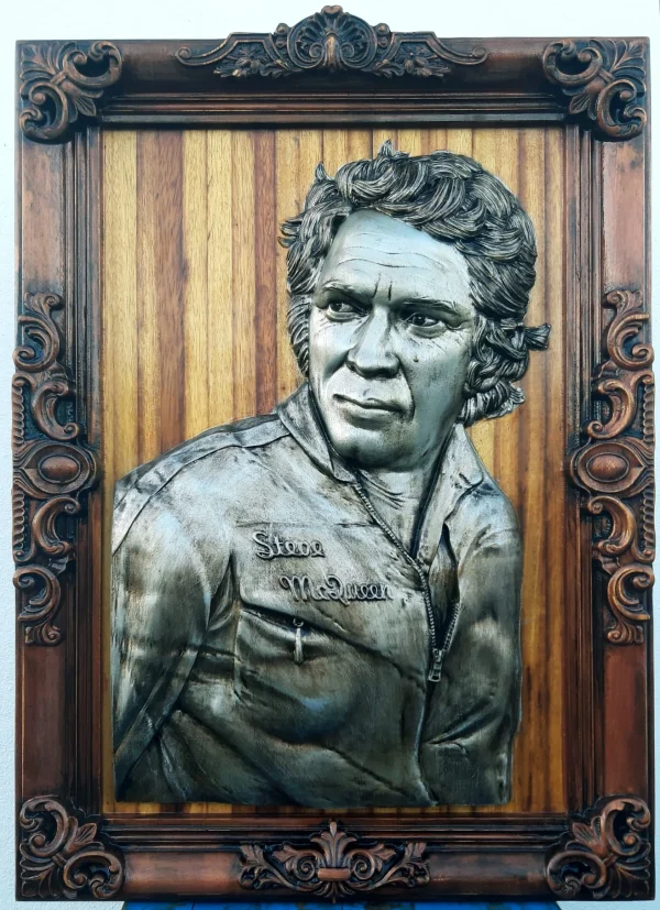 d46c032c-f9bd-4605-85fc-62e1cab532de-6 Escultura Steve McQueen em Madeira