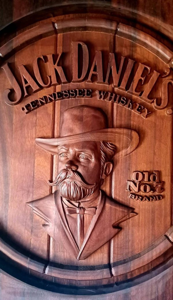 il_1140xN.3698297584_hgxs Quadro Jack Daniel’s Esculpido em Madeira