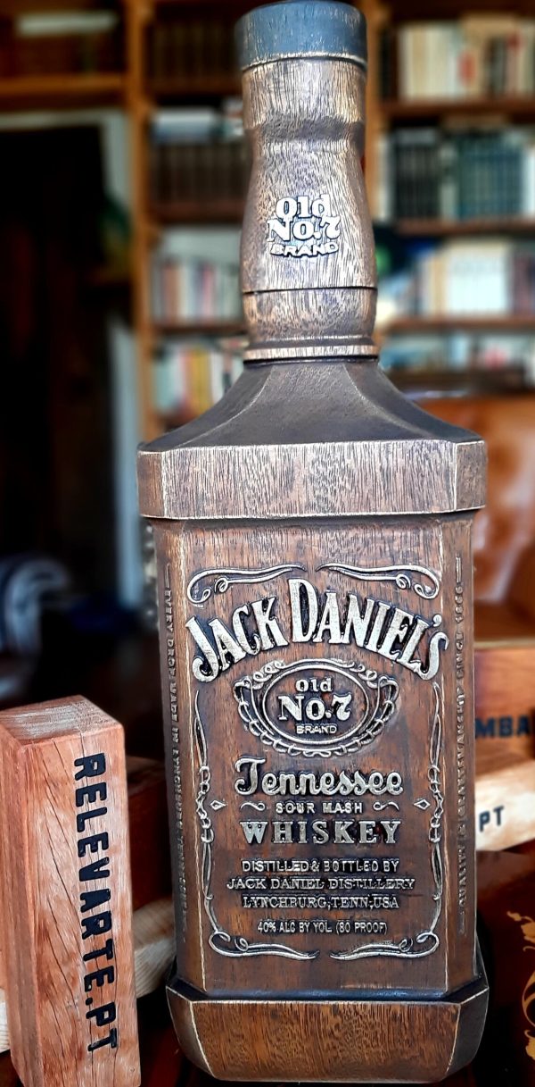 il_1140xN.3904521544_7h2r Garrafa Jack Daniel’s esculpida em 180graus