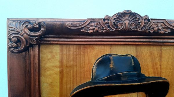 Escultura Fernando Pessoa em madeira exótica