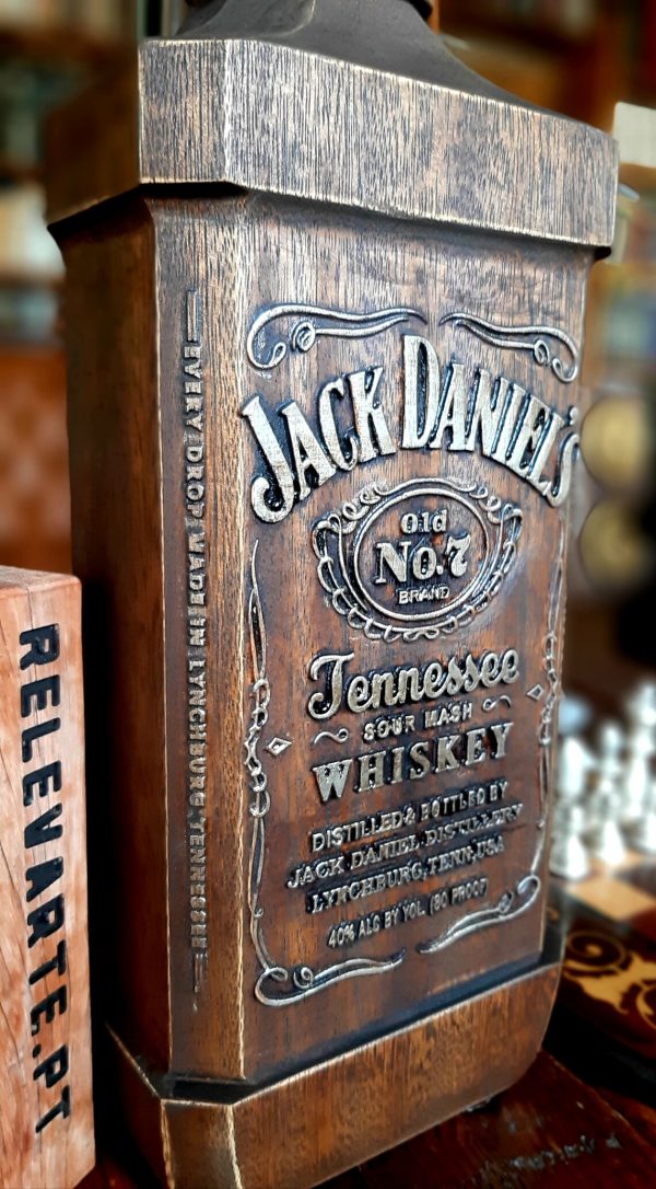 il_1140xN.3952019965_jylj Garrafa Jack Daniel’s esculpida em 180graus