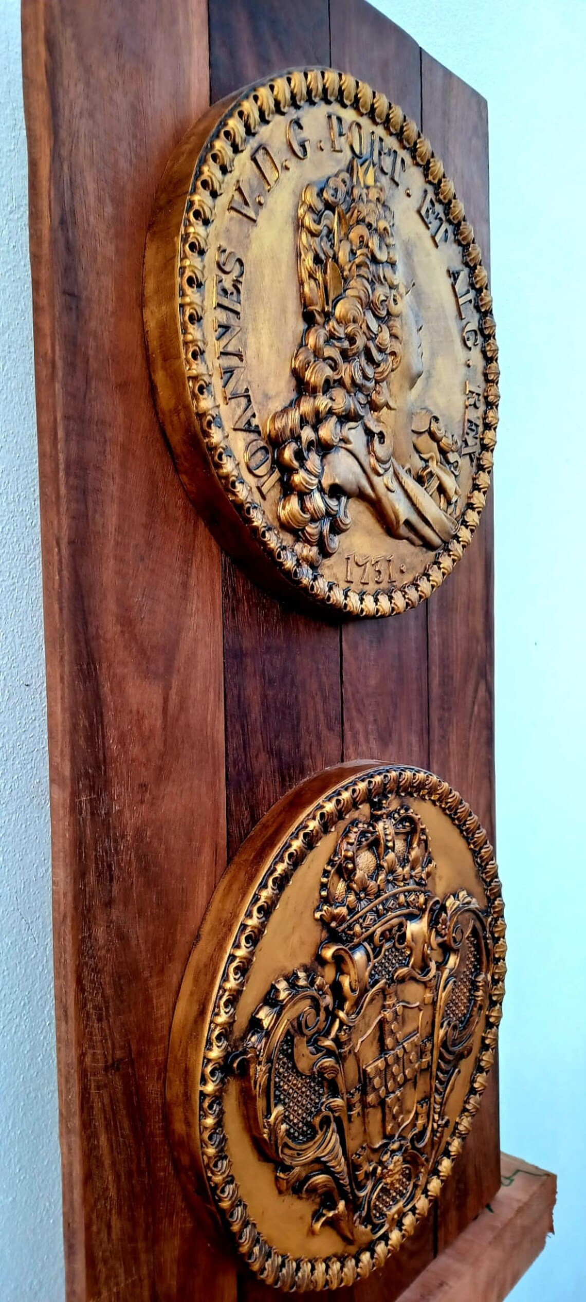 Moeda 24 Escudos D. João V em madeira exótica - Image 4