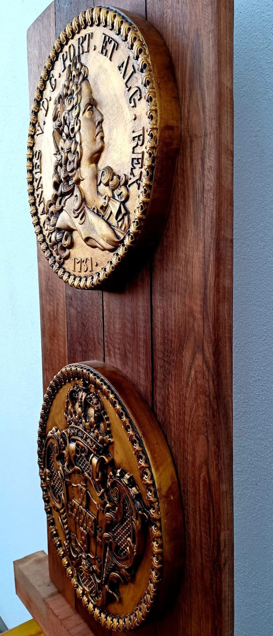 Moeda 24 Escudos D. João V em madeira exótica - Image 3